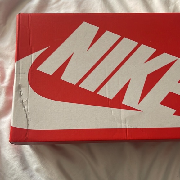 Never worn Nike dunk lows - Picture 3 of 3